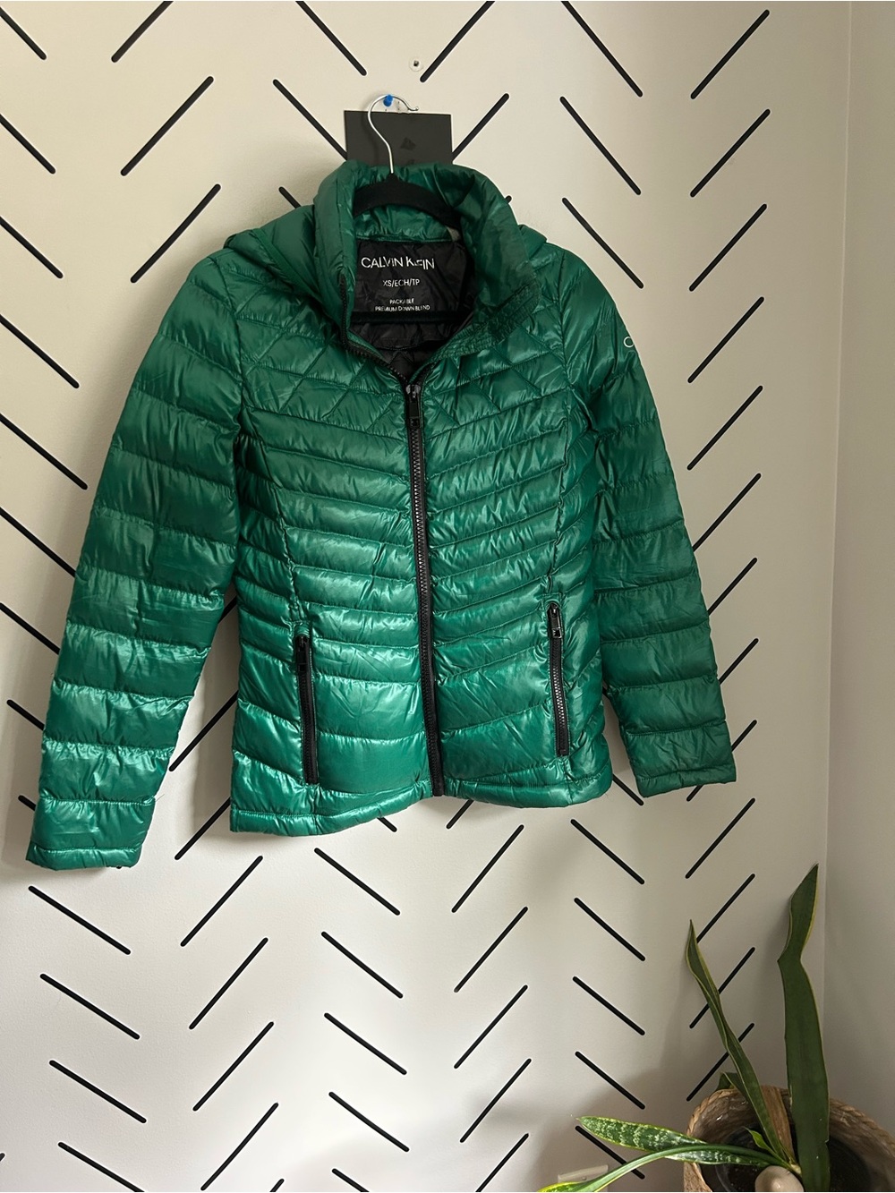 Calvin Klein Packable Puffer Jacket 80% down filled winter green